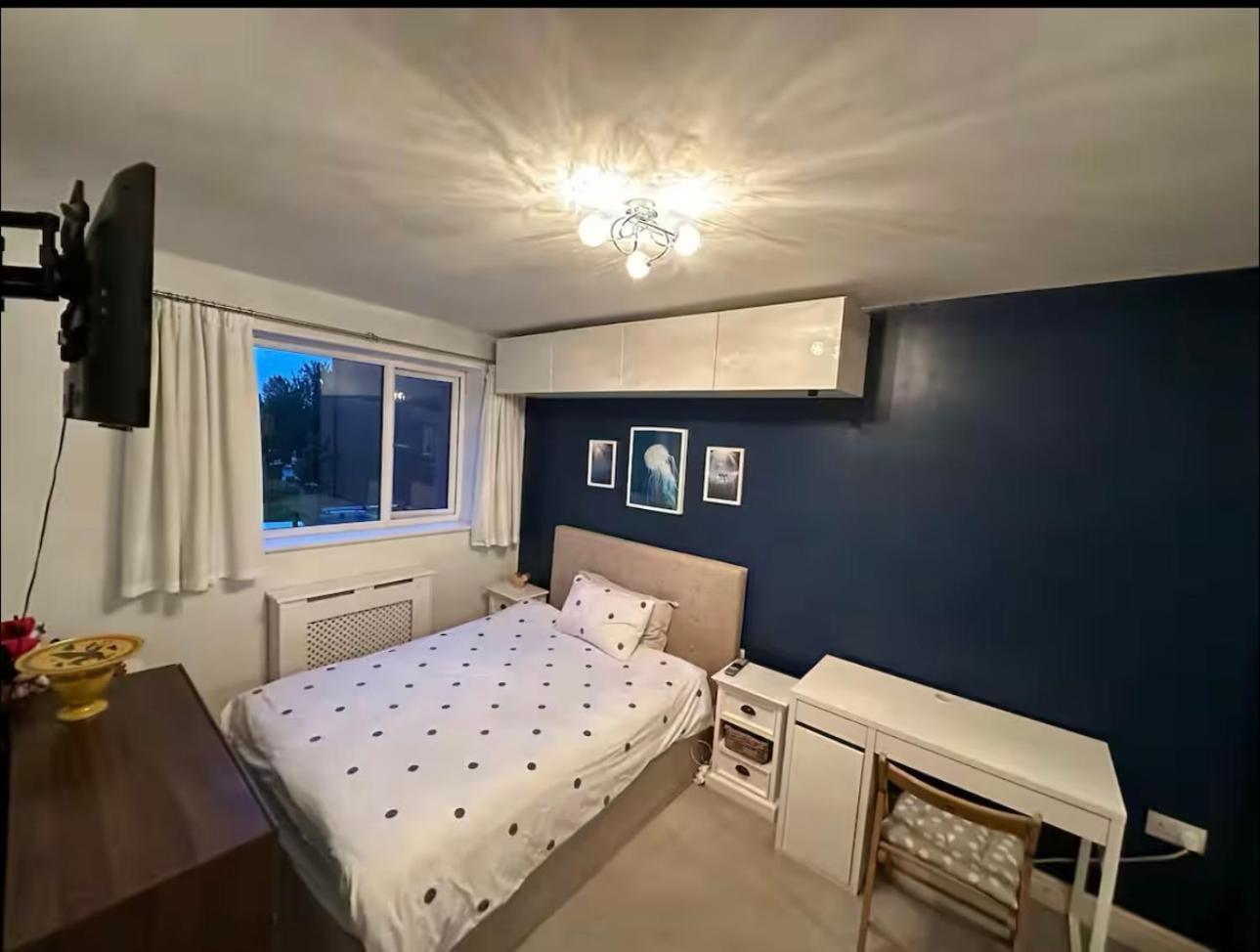 Room In Лондон Экстерьер фото